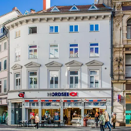 Altstadtflair In Der Fussgaengerzone Mit Parkplatz Und Office Braunschweig